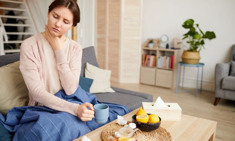 Trào ngược dạ dày nghẹn cổ họng cần xử lý ra sao? 1 Trào ngược dạ dày nghẹn cổ họng cần xử lý ra sao? 1
