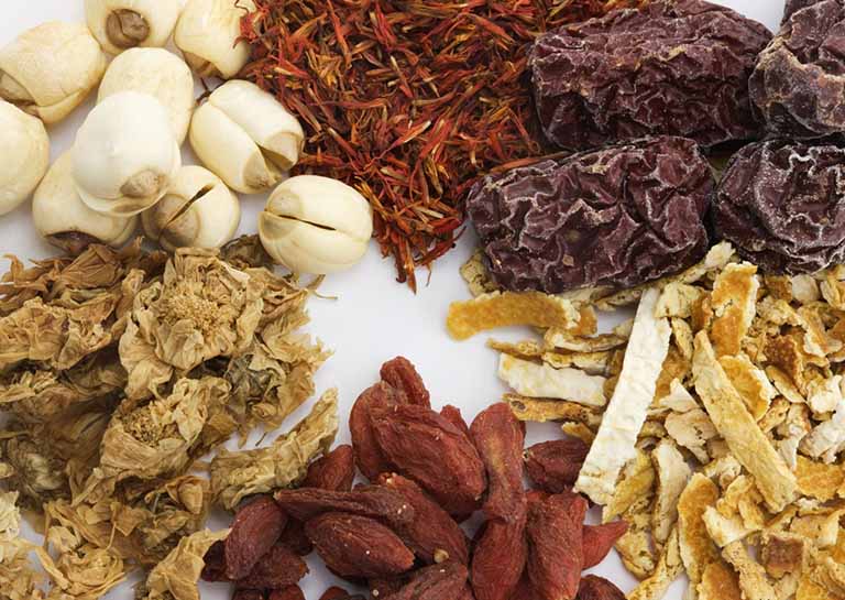 Sử dụng bài thuốc Đông y 3